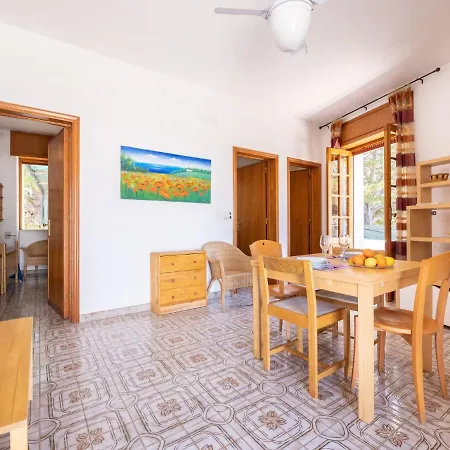 Seaside Haven In Torre Suda * 마리나디만카베르사